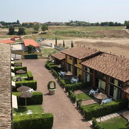 아파트 Bertoletta Village *